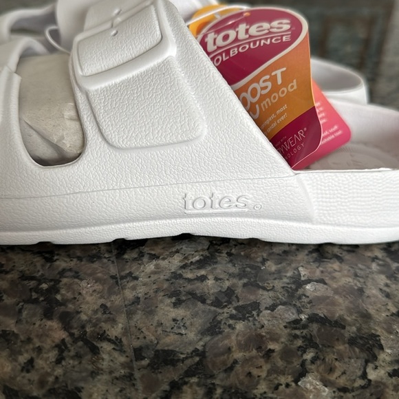 Totes women’s white everywear slides NWT 8 - Picture 3 of 8